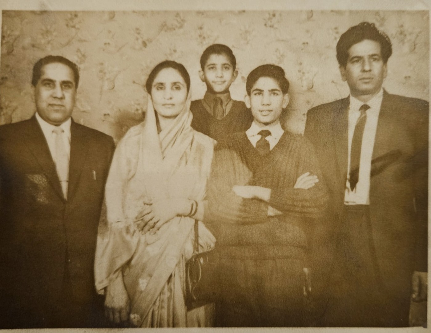 The Lachman Sandhu family reunited, early 1960s